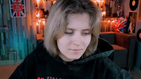 Snapshot of lolaasmus chatting on 12-18-24, 05:15 I consider myself the god Loki but life just calls me LOL online show from 12-18-24, 05:15