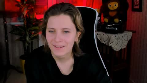 Snapshot of lolaasmus chatting on 12-21-24, 08:18 I consider myself the god Loki but life just calls me LOL online show from 12-21-24, 08:18