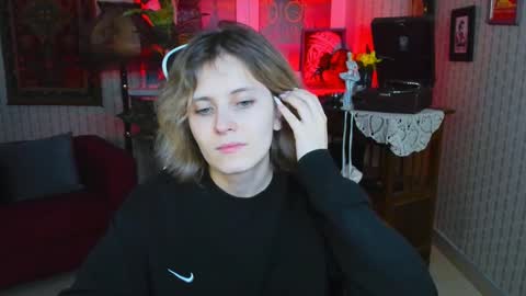 Snapshot of lolaasmus chatting on 12-30-24, 01:14 I consider myself the god Loki but life just calls me LOL online show from 12-30-24, 01:14