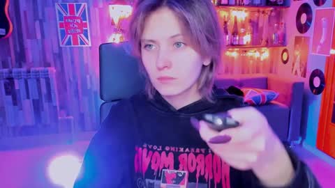 Snapshot of lolaasmus chatting on 01-07-25, 06:05 I consider myself the god Loki but life just calls me LOL online show from 01-07-25, 06:05