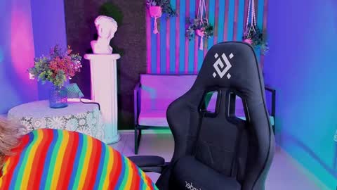 Snapshot of lolaasmus chatting on 01-18-25, 05:10 I consider myself the god Loki but life just calls me LOL online show from 01-18-25, 05:10