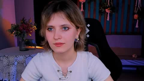 Snapshot of lolaasmus chatting on 01-18-25, 08:20 I consider myself the god Loki but life just calls me LOL online show from 01-18-25, 08:20