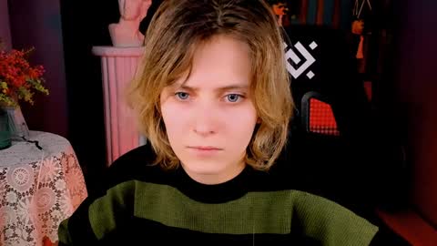 Snapshot of lolaasmus chatting on 01-30-25, 09:25 I consider myself the god Loki but life just calls me LOL online show from 01-30-25, 09:25