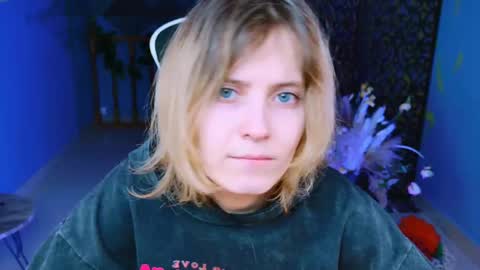 Snapshot of lolaasmus chatting on 02-18-25, 07:43 I consider myself the god Loki but life just calls me LOL online show from 02-18-25, 07:43