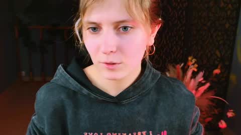 Snapshot of lolaasmus chatting on 02-18-25, 10:49 I consider myself the god Loki but life just calls me LOL online show from 02-18-25, 10:49