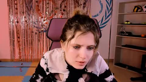 Snapshot of lolaasmus chatting on 02-27-25, 11:20 I consider myself the god Loki but life just calls me LOL online show from 02-27-25, 11:20