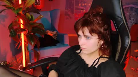 Snapshot of lolaasmus chatting on 03-10-25, 03:20 I consider myself the god Loki but life just calls me LOL online show from 03-10-25, 03:20