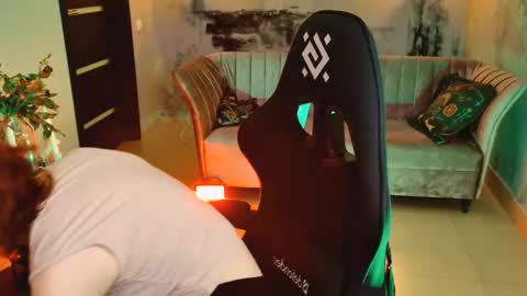 Snapshot of lolaasmus chatting on 03-12-25, 11:20 I consider myself the god Loki but life just calls me LOL online show from 03-12-25, 11:20