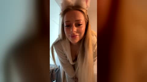 lolacutiex online show from 05-29-26, 10:57