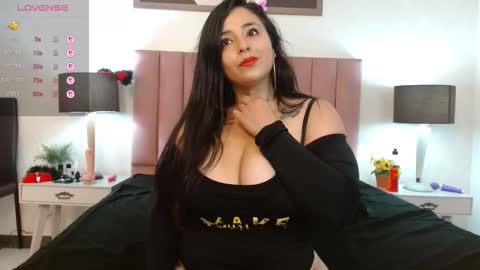 Snapshot of lolagolden1 chatting on 10-16-25, 11:11 lolagolden1 online show from 10-16-25, 11:11