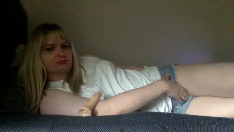 Snapshot of lolaherehi chatting on 05-30-26, 10:07 LolaJackson online show from 05-30-26, 10:07