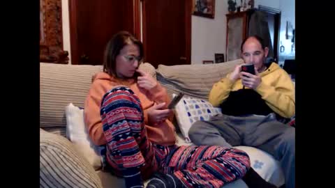 Snapshot of lolahueso chatting on 01-28-25, 04:52 LOLA HUESO y ERIC online show from 01-28-25, 04:52
