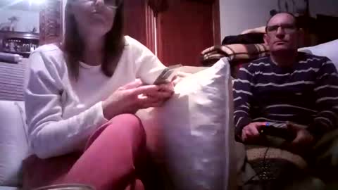 Snapshot of lolahueso chatting on 02-18-25, 07:52 LOLA HUESO y ERIC online show from 02-18-25, 07:52