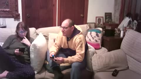 Snapshot of lolahueso chatting on 02-19-25, 06:10 LOLA HUESO y ERIC online show from 02-19-25, 06:10