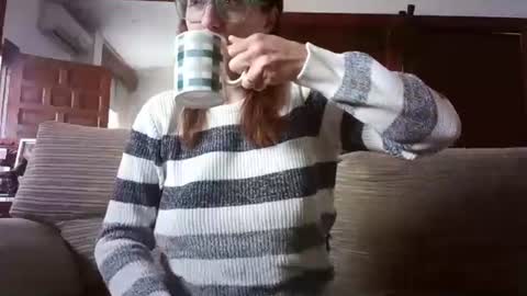 Snapshot of lolahueso chatting on 02-25-25, 09:20 LOLA HUESO y ERIC online show from 02-25-25, 09:20