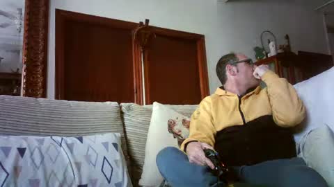 Snapshot of lolahueso chatting on 03-07-25, 04:44 LOLA HUESO y ERIC online show from 03-07-25, 04:44