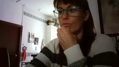 Snapshot of lolahueso chatting on 03-08-25, 09:39 LOLA HUESO y ERIC online show from 03-08-25, 09:39