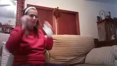 Snapshot of lolahueso chatting on 03-08-25, 04:50 LOLA HUESO y ERIC online show from 03-08-25, 04:50