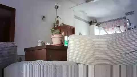 Snapshot of lolahueso chatting on 09-16-25, 08:37 LOLA HUESO y ERIC online show from 09-16-25, 08:37