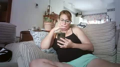 Snapshot of lolahueso chatting on 09-21-25, 09:44 LOLA HUESO y ERIC online show from 09-21-25, 09:44
