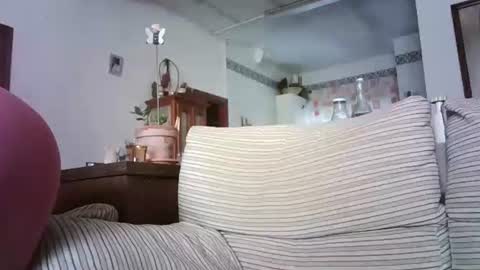 Snapshot of lolahueso chatting on 10-07-25, 08:22 LOLA HUESO y ERIC online show from 10-07-25, 08:22