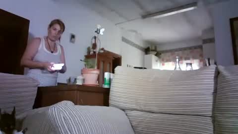 Snapshot of lolahueso chatting on 10-12-25, 08:57 LOLA HUESO y ERIC online show from 10-12-25, 08:57