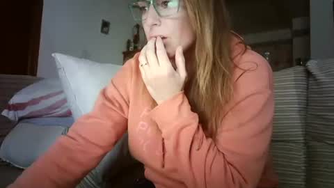 Snapshot of lolahueso chatting on 11-23-25, 03:12 LOLA HUESO y ERIC online show from 11-23-25, 03:12