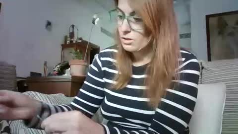 Snapshot of lolahueso chatting on 11-24-25, 09:20 LOLA HUESO y ERIC online show from 11-24-25, 09:20