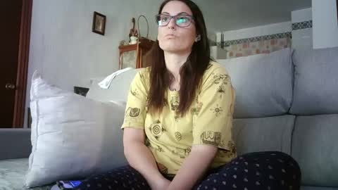 LOLA HUESO y ERIC online show from 04-21-26, 02:23