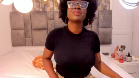 lola online show from 10-04-25, 04:10