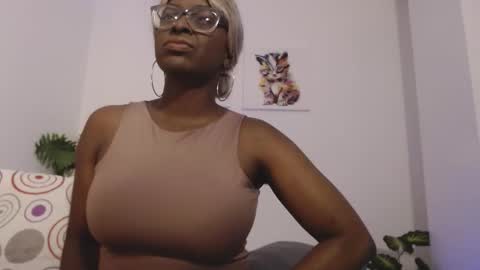 lola online show from 10-19-25, 05:19