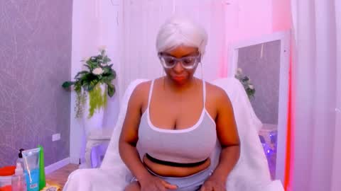 lola online show from 11-22-25, 01:32