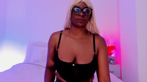 lola online show from 12-21-25, 12:56