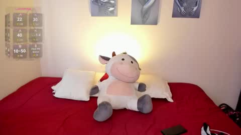 Snapshot of lolaleah_ chatting on 11-10-25, 05:23 Lola online show from 11-10-25, 05:23