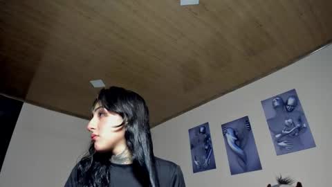 Snapshot of lolaleah_ chatting on 11-16-25, 12:27 Lola online show from 11-16-25, 12:27