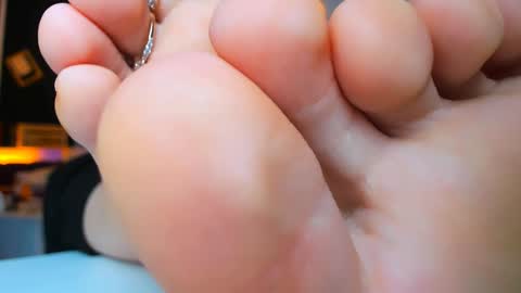 Snapshot of lolalemona chatting on 12-27-24, 02:01 lolalemona online show from 12-27-24, 02:01