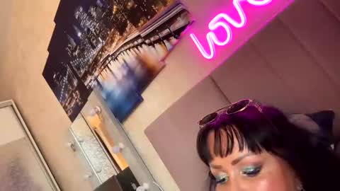 Lolaley2 online show from 10-15-25, 08:25