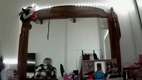 Lola Lixx online show from 12-20-25, 06:42