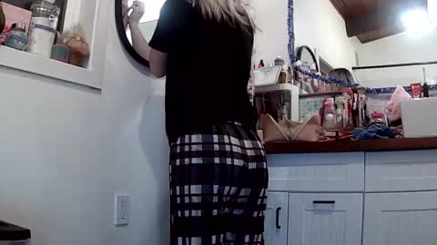 Lola Lixx online show from 01-19-26, 06:28