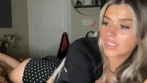 Snapshot of lolamarie_ chatting on 01-19-26, 04:16 lolamarie_ online show from 01-19-26, 04:16