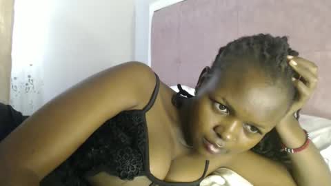 lolamia7 online show from 10-11-25, 05:50