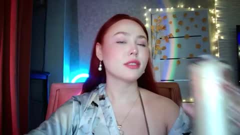 Lola online show from 10-24-25, 01:07