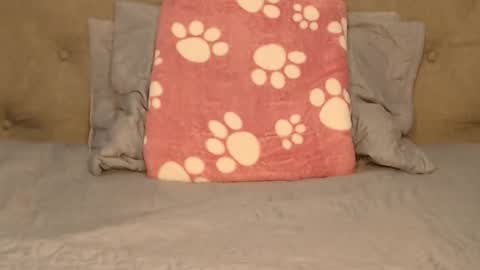 Snapshot of lolapaz3 chatting on 10-04-25, 10:30 Lola online show from 10-04-25, 10:30