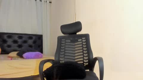 Snapshot of lolareyes1 chatting on 09-30-25, 10:31 lolareyes1 online show from 09-30-25, 10:31