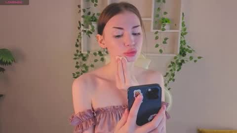 Lola online show from 12-02-25, 09:25