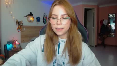 Lola doll online show from 02-08-26, 06:11