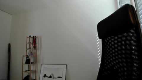 Lola doll online show from 04-23-26, 01:35