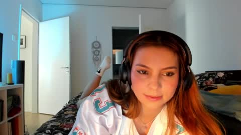 Lola doll online show from 05-06-26, 01:49