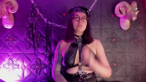 Lola online show from 11-08-25, 11:43