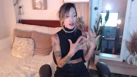 Snapshot of lolis_sweet_submisive chatting on 01-24-25, 01:24 Dear tippers follow me on my new cb account lennarogers online show from 01-24-25, 01:24